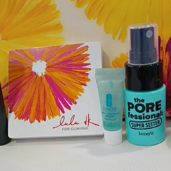 Clinique Lulu K Floral Cosmetic Bag Set - Picture 3 of 6